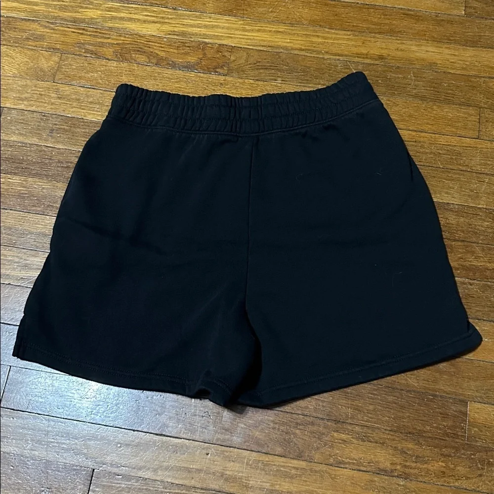 The North Face Women's Black Athletic/Lounge Shorts, Medium